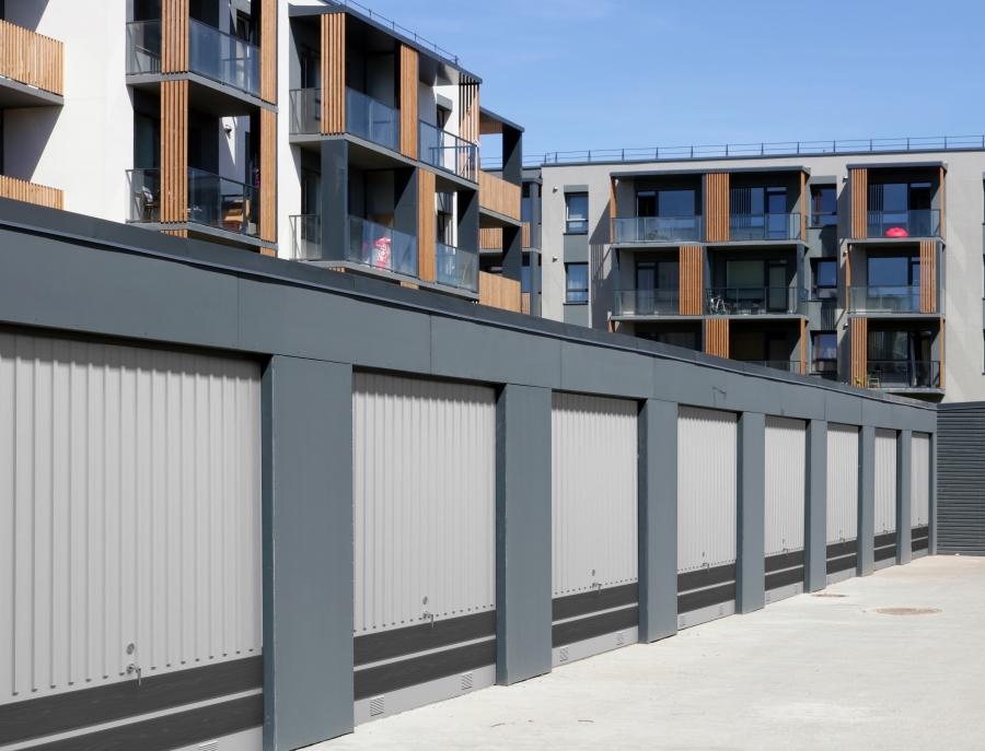 Dieden-Ekodoor Åhus En unik port som har ett extra påbackningsskydd i komposit som gör den särskilt tålig.